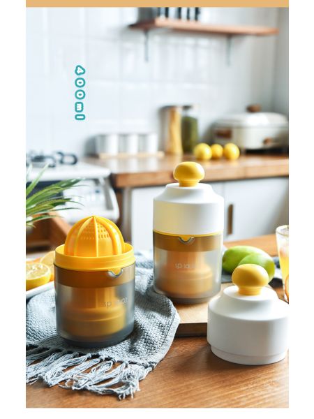 Hand-Operated Juice Extractor